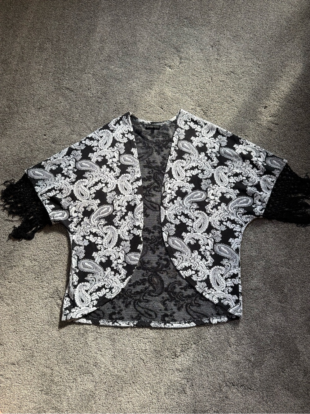 Jealous Tomato Black & White Paisley Fringe Kimono Cardigan Size Small Boho